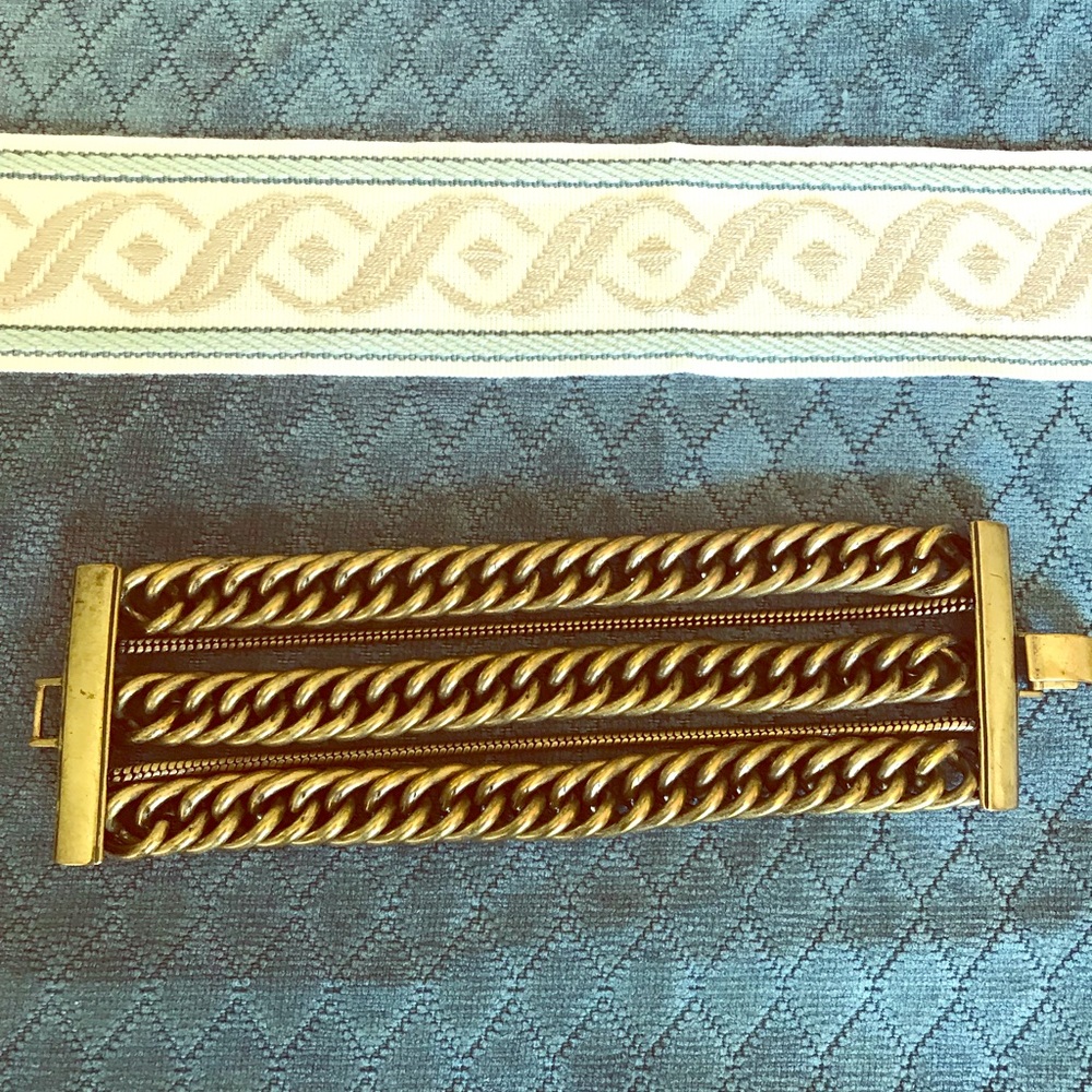 Ann Taylor chain link bracelet